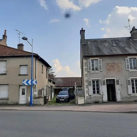 Homestay Le Cirque 03 Dompierre-sur-Besbre